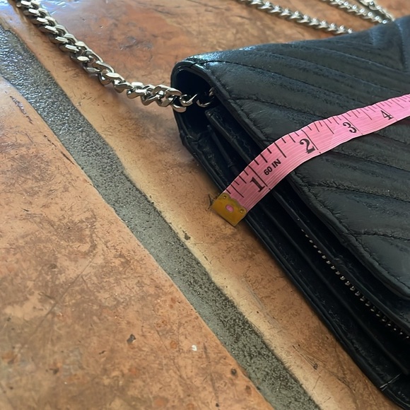 BOTKIER NEW YORK Soho Quilted Black Leather Chain Clutch Wristlet - Picture 5 of 13